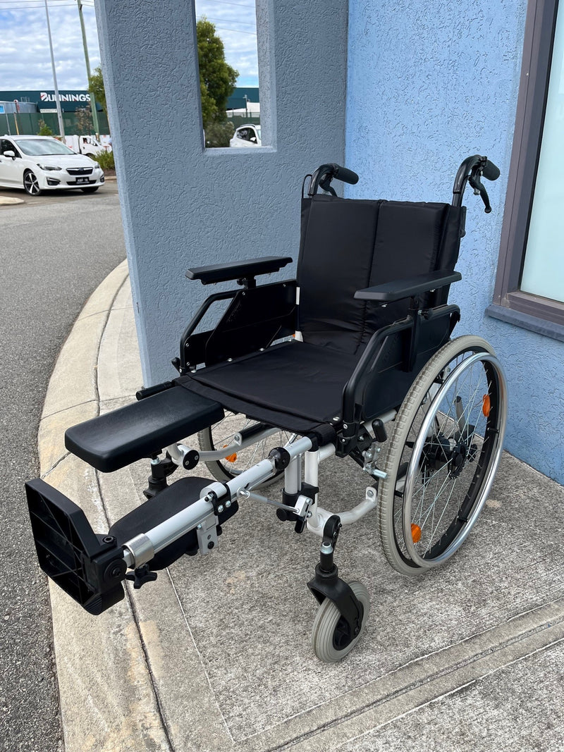 Redgum Pearl Deluxe Wheelchair  Right side Amputee Leg Support